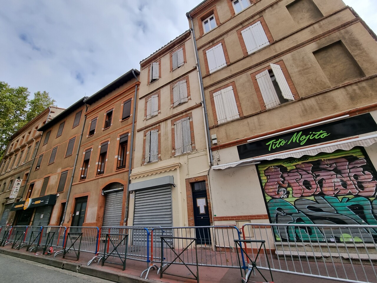 de nouveaux immeubles évacués et des commerces fermés à Toulouse