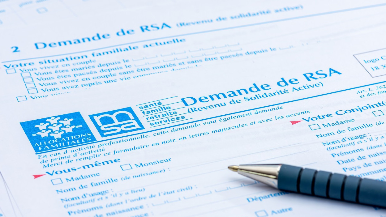 © Shutterstock - Les allocataires du RSA sont accompagnés vers le retour à l’emploi.