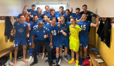 © Facebook FC Chazay-d'Azergues - Les joueurs de Chazay-d'Azergues après leur victoire au 2e tour de la Coupe de France.