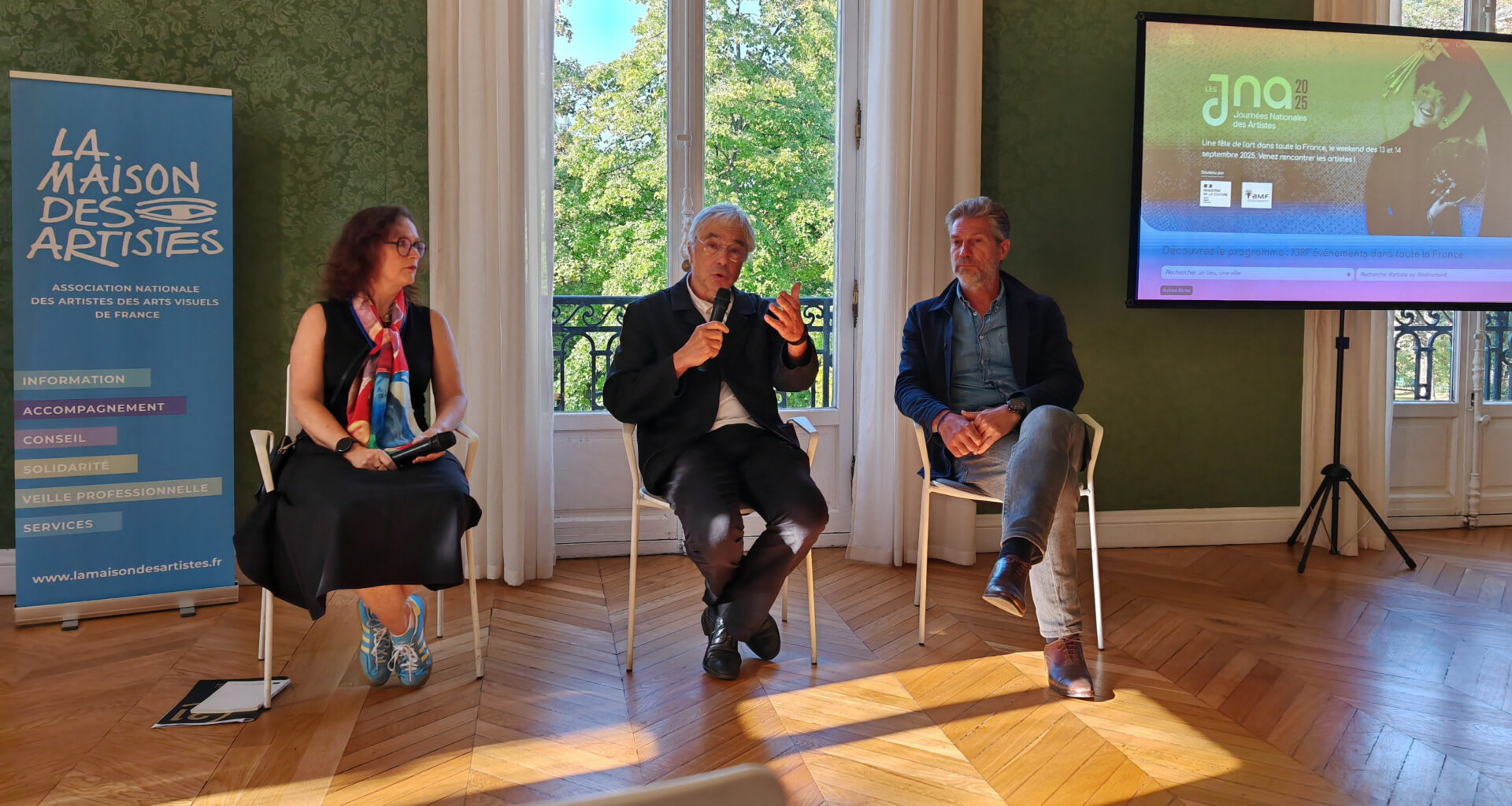 © AP-Anne-Moreaux - Aurélie Ferrand, Rémy Aron et Tristan Vyscok, respectivement directrice générale, président et membre du conseil d'administration de La Maison des Artistes lors du lancement de la 1re édition des JNA.