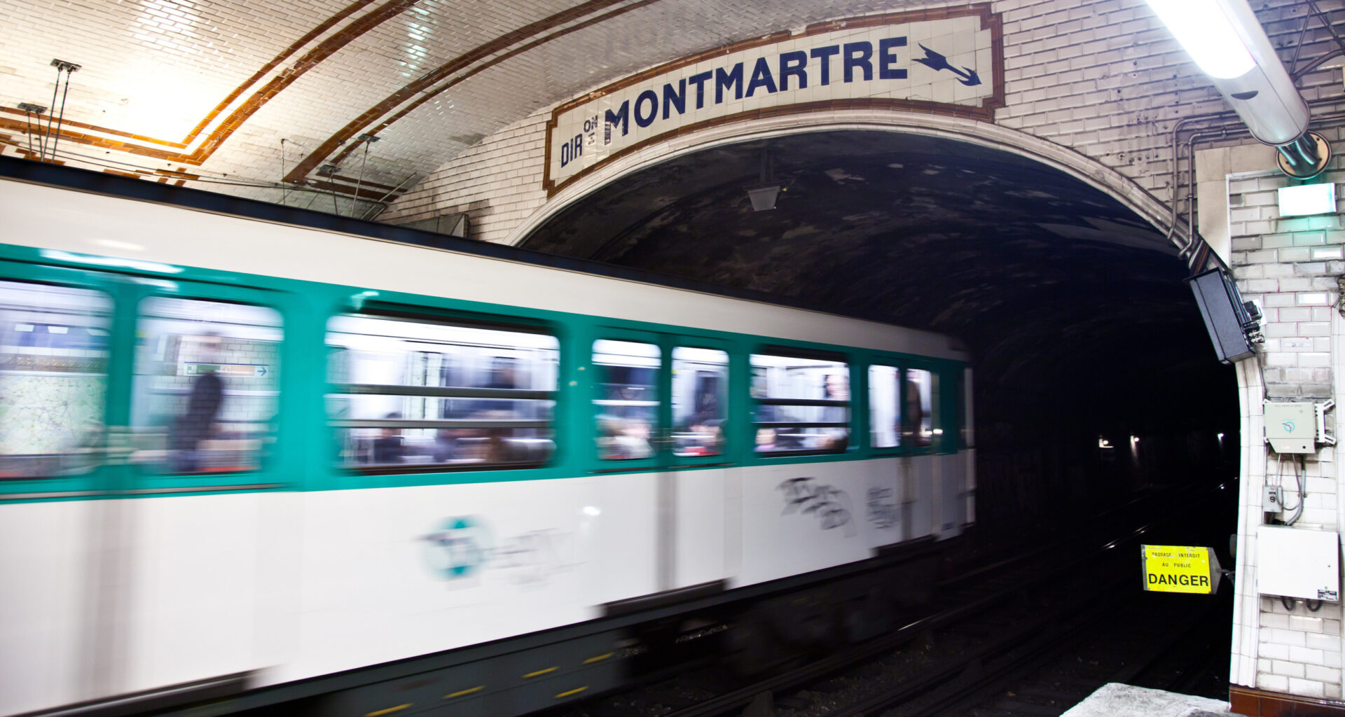 © Shutterstock - La mobilisation de jeudi s’annonce massive à la RATP et à la SNCF, avec des perturbations d’ampleur sur métros, bus, tramways, RER et Transiliens.