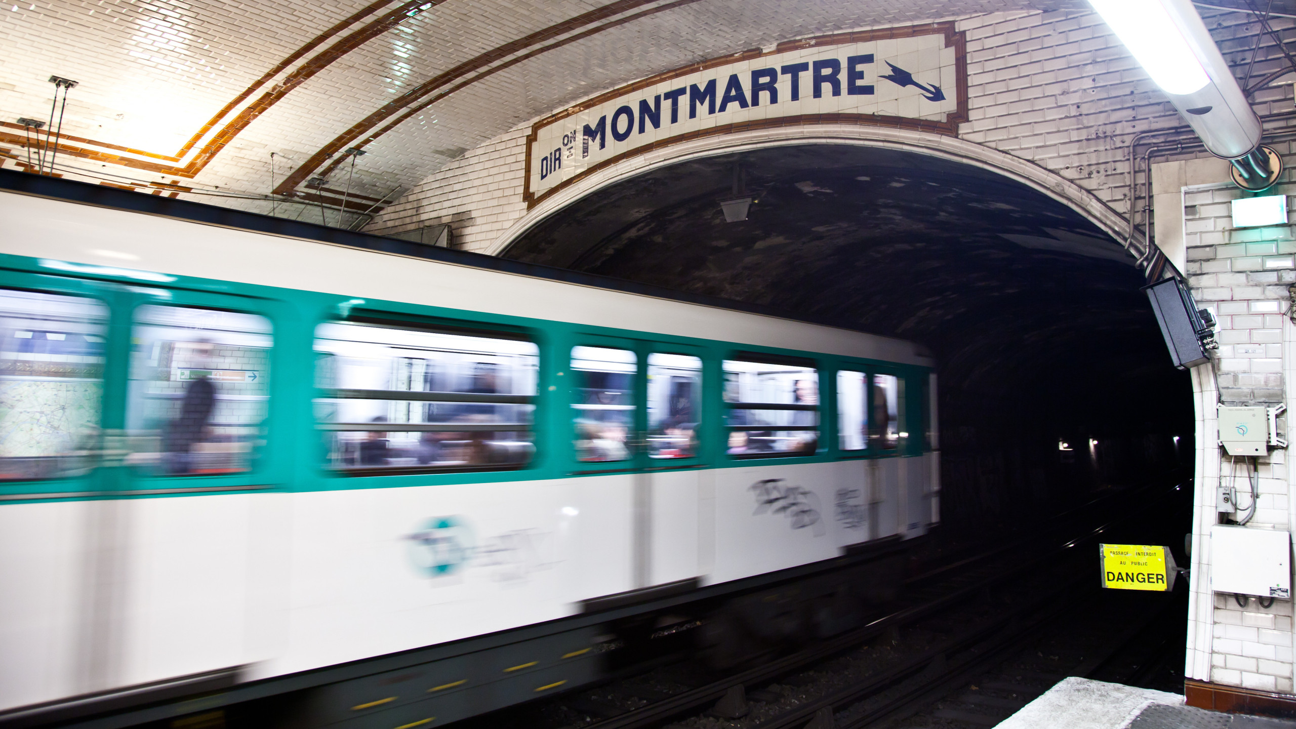 © Shutterstock - La mobilisation de jeudi s’annonce massive à la RATP et à la SNCF, avec des perturbations d’ampleur sur métros, bus, tramways, RER et Transiliens.