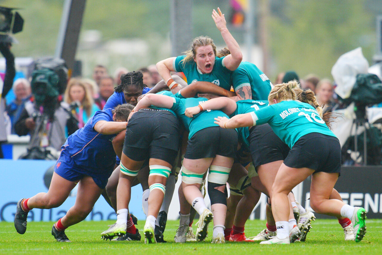 Evelyne Dhéliat, lutte gréco-romaine.... L'œil d'Ovale Masqué sur le 1/4 de finale France-Irlande