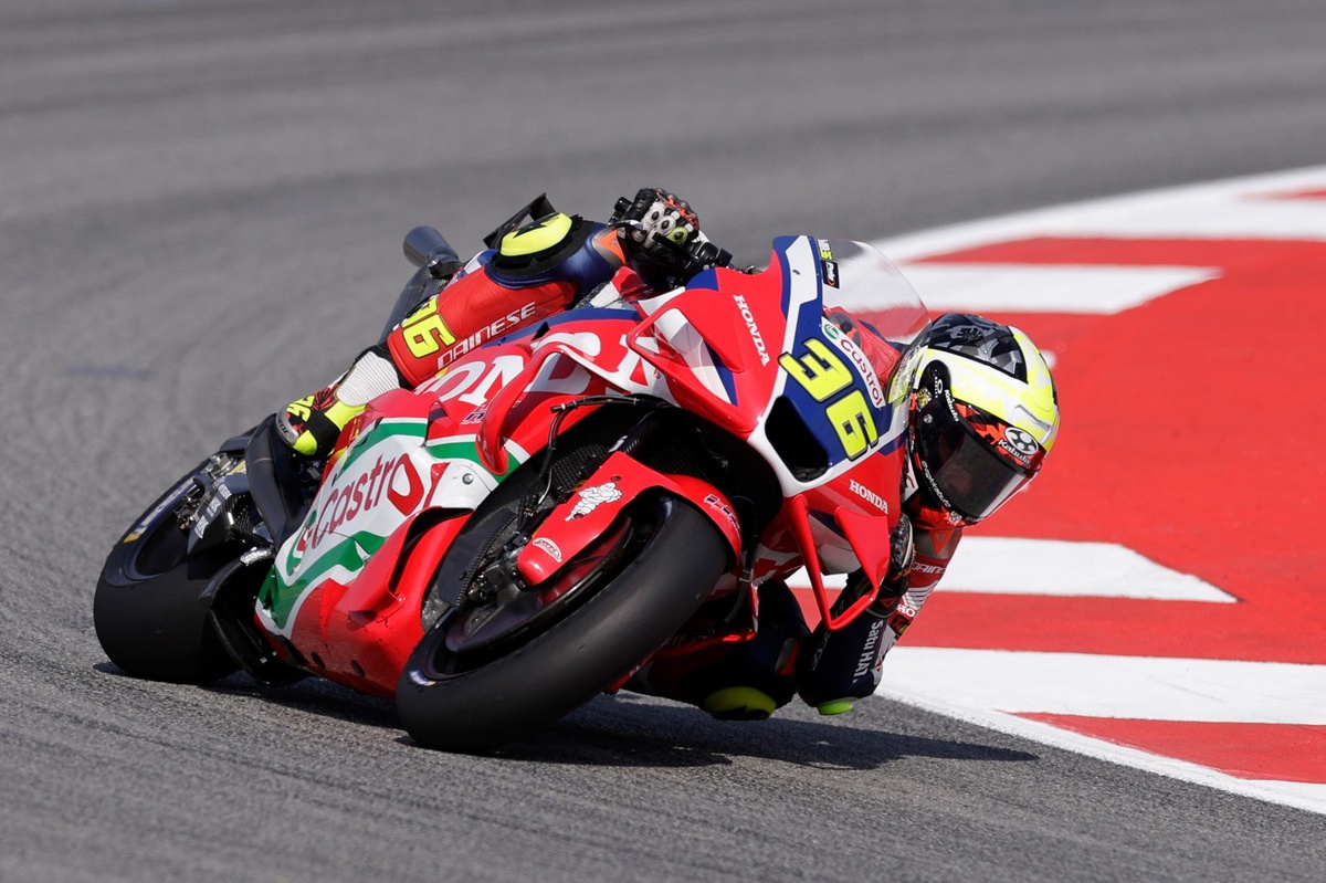 Joan Mir s'invite aux avant-postes à Barcelone