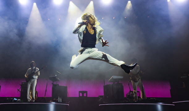 Julien Doré en concert lors de la 76e édition du festival de la Foire aux Vins de Colmar. Photo Lionel Vadam