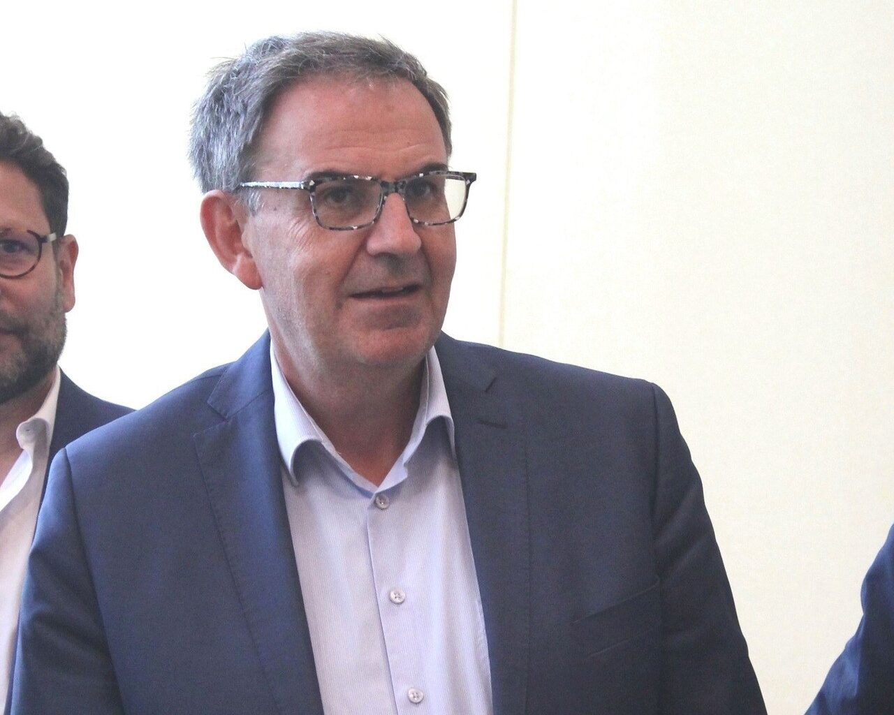 cet élu appelle à "éviter ce face-à-face violent"