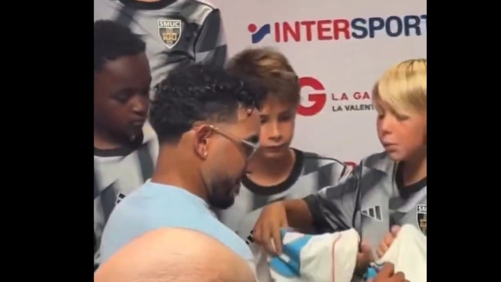 La vie des ex : Dimitri Payet prend un bain de foule à Marseille, au centre commercial La Valentine