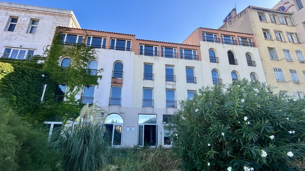 4 200 m² pour une centaine d'artistes et assos