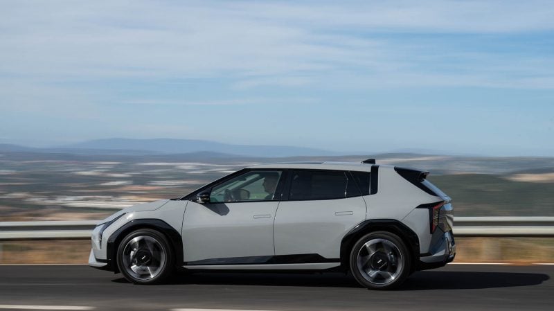 La Kia EV4 est livrée de série avec des amortisseurs FSD.