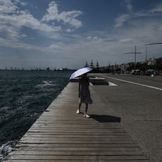 Le front de mer de Thessalonique déserté à cause d'une canicule qui frappe la Grèce le 22 juillet 2025.