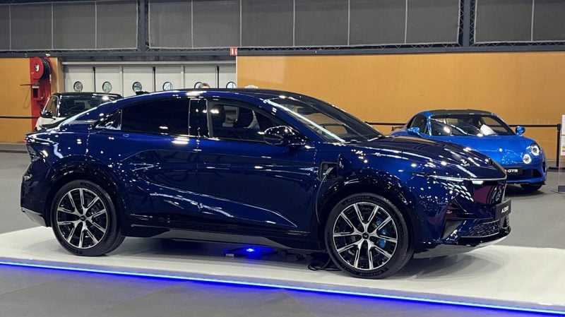 Le SUV électrique Alpine A290 exposé au salon de Lyon 2025.