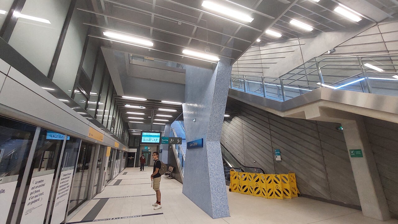 la ligne B du métro tombe en panne, toute la rame est évacuée