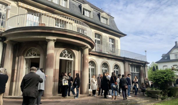 Lors d'un café littéraire à la villa Oppenheimer. Photo archives Alizée Chebboub-Courtin