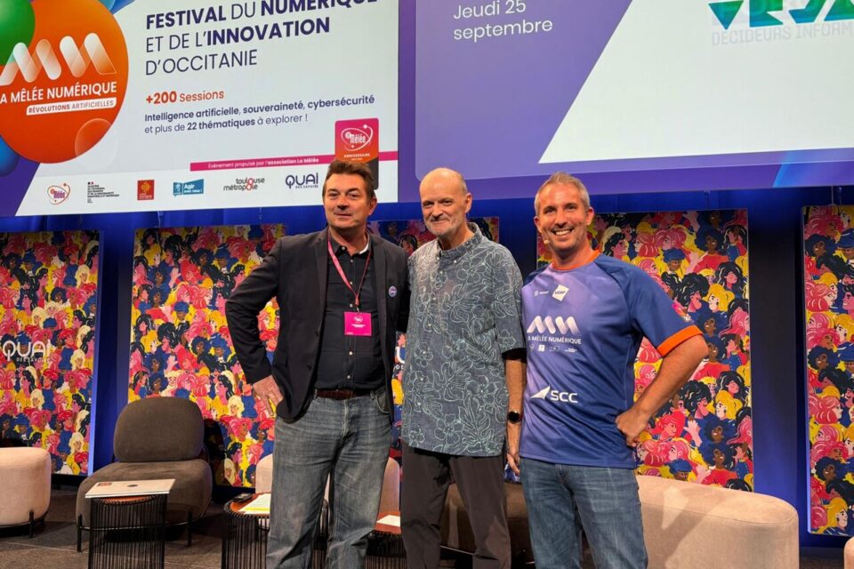 Luc Julia (au centre), entouré de Edouard Forzy (à gauche) et de Matias Estano (à droite).