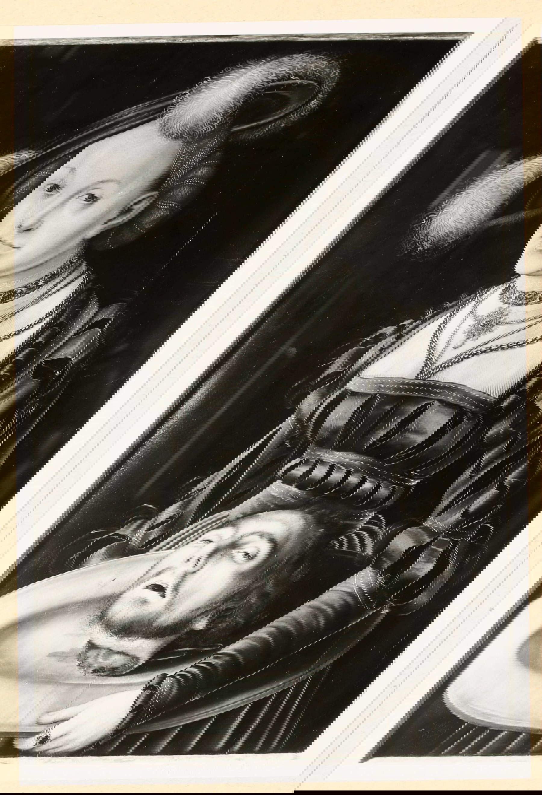 L'œuvre en 1936, avant d'être sciée. Photo : Rose Heidl