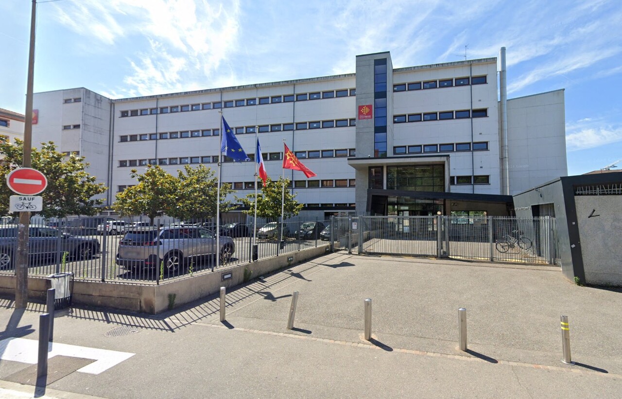 des élèves prévoient "un blocus" devant ce lycée, jeudi