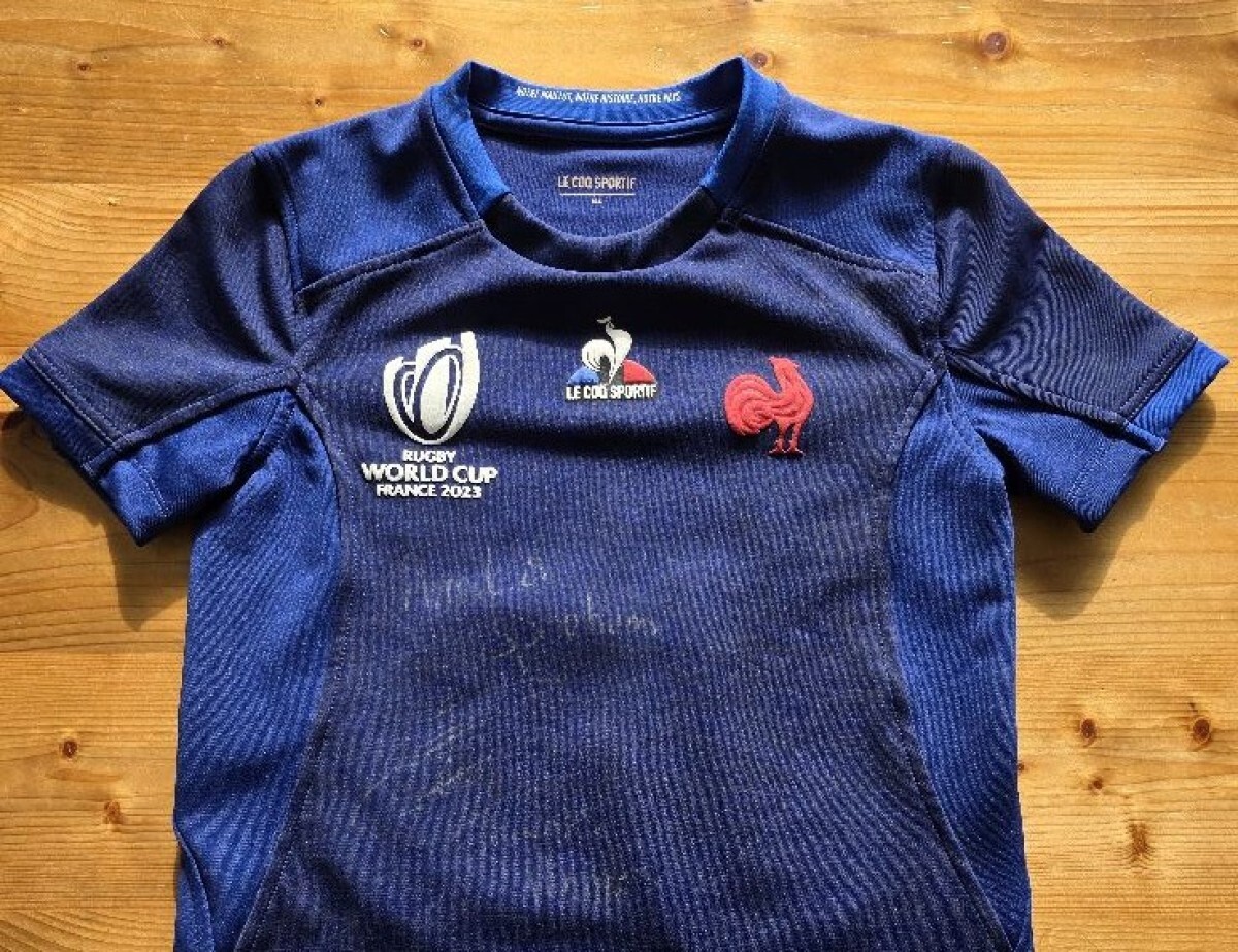 Qui a perdu ce maillot signé par Thomas Ramos ? Un abonné du Stade Toulousain lance une bouteille à la mer