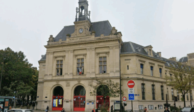 à Paris, l'adjointe accusée d'antisémitisme renonce à ses fonctions