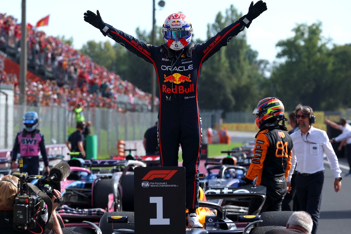 Verstappen sans rival à Monza, McLaren ressort les consignes