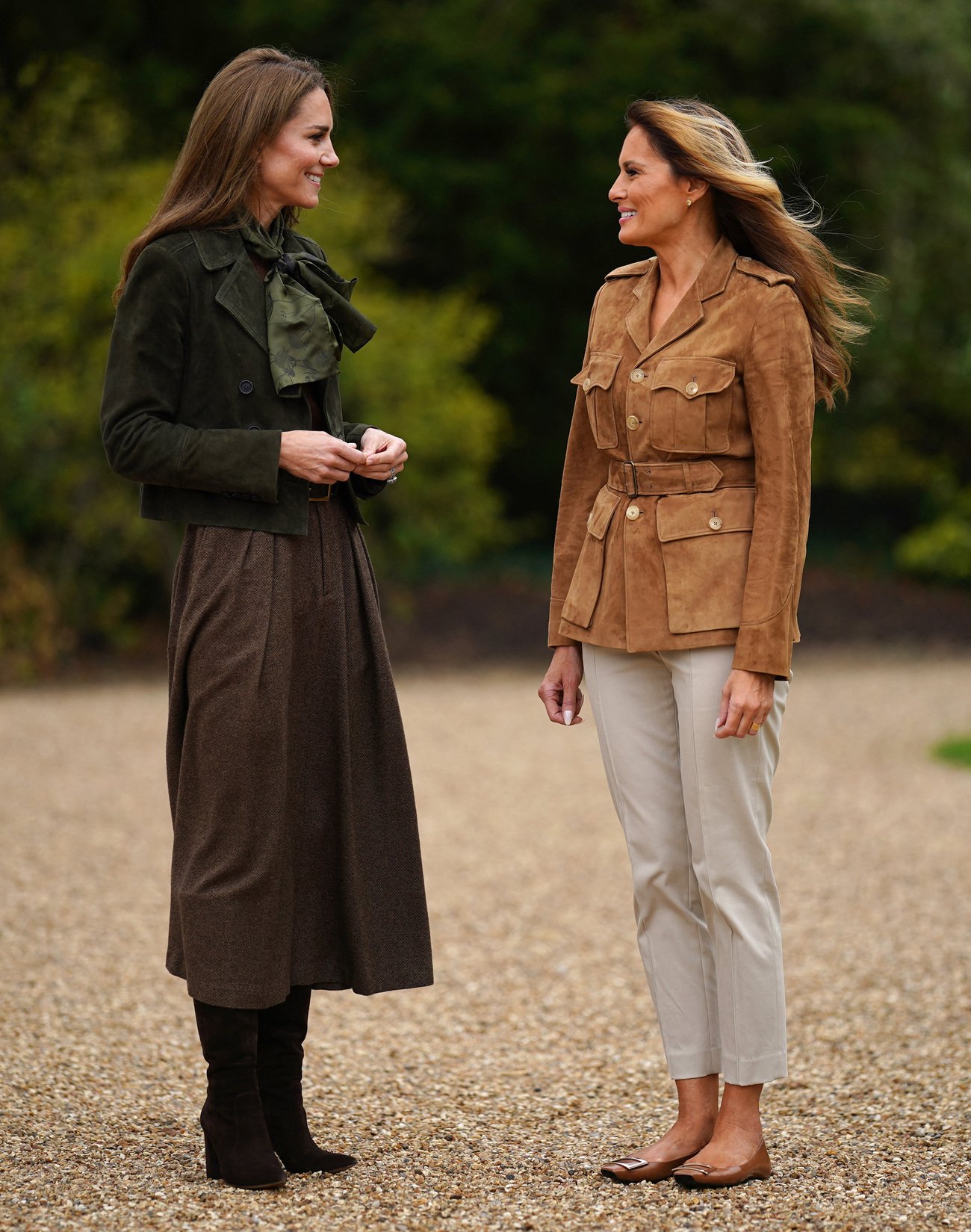 Kate Middleton et Melania Trump rencontrent les membres du programme Écureuils des Scouts dans les jardins du domaine de Frogmore à Windsor.