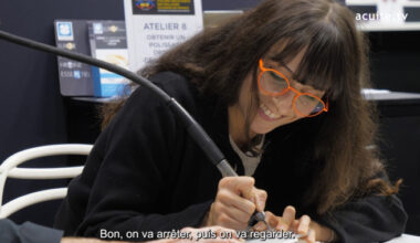 [Silmo 2025] Atelier MOF : notre animatrice Sara met sa dextérité à l'épreuve avec la sculpture sur plexiglass