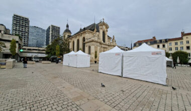 c'est quoi ces chapiteaux installés sur la place Charles III ce mercredi ?