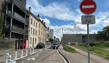 mise à sens unique, cette rue près du Kinepolis gagne de nombreuses places de stationnement