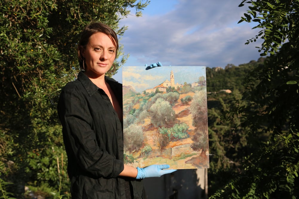 Nina Petit, restauratrice de tableaux passionnée