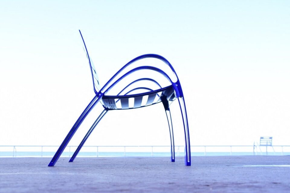 La chaise bleue Belgrande par Stéphane Belgrand Rousson.
