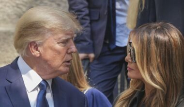Après la “gifle” de Brigitte à Emmanuel Macron, le doigt de Donald à Melania Trump : là aussi les experts sont formels