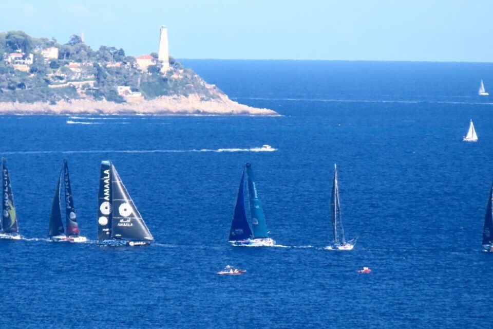 Plusieurs grands voiliers ont été aperçus dans la Baie des Anges, ce week-end du 30 août 2025 à Nice.