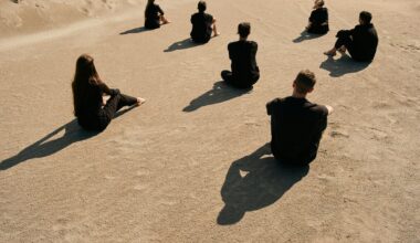 Le mythe de la crise de la quarantaine s'effondre: aujourd'hui, les jeunes sont plus tristes que les vieux