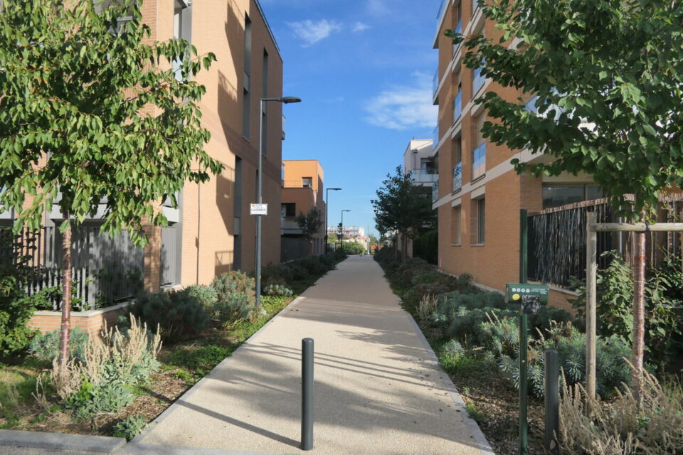 Plusieurs résidences sont déjà sorties de terre, notamment ici au sud du quartier.