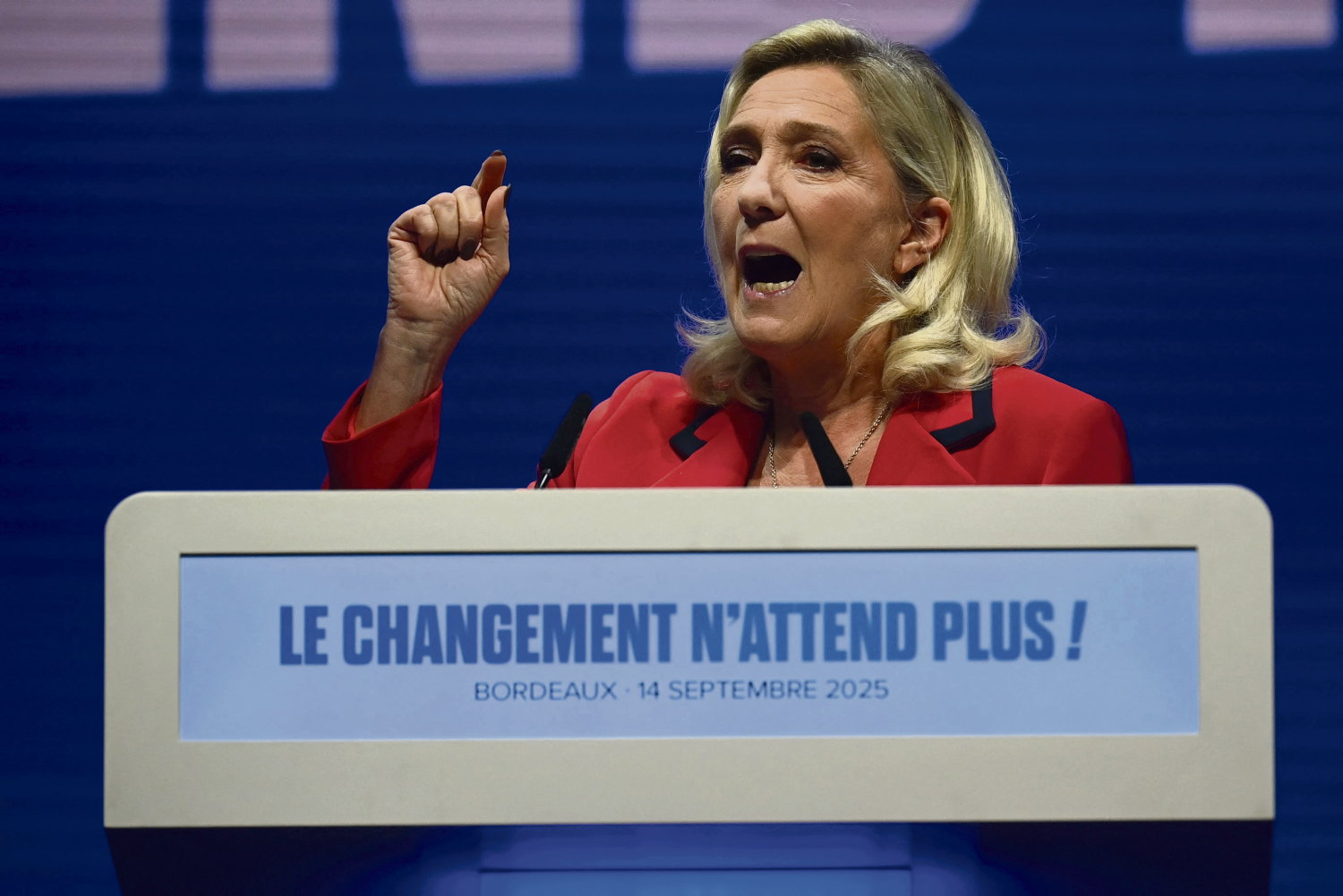 À Bordeaux, Marine Le Pen revendique une « alternance » toujours plus libérale et autoritaire