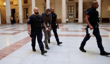 son collègue qui l'a "démasqué" raconte à la barre son calvaire pour qu'éclate la vérité