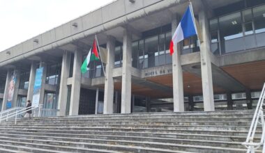 Grenoble. Eric Piolle hisse le drapeau palestinien sur la mairie, la préfète attaque en justice