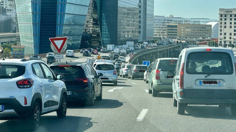 la circulation est complètement saturée sur l'A55 à la sortie de Marseille