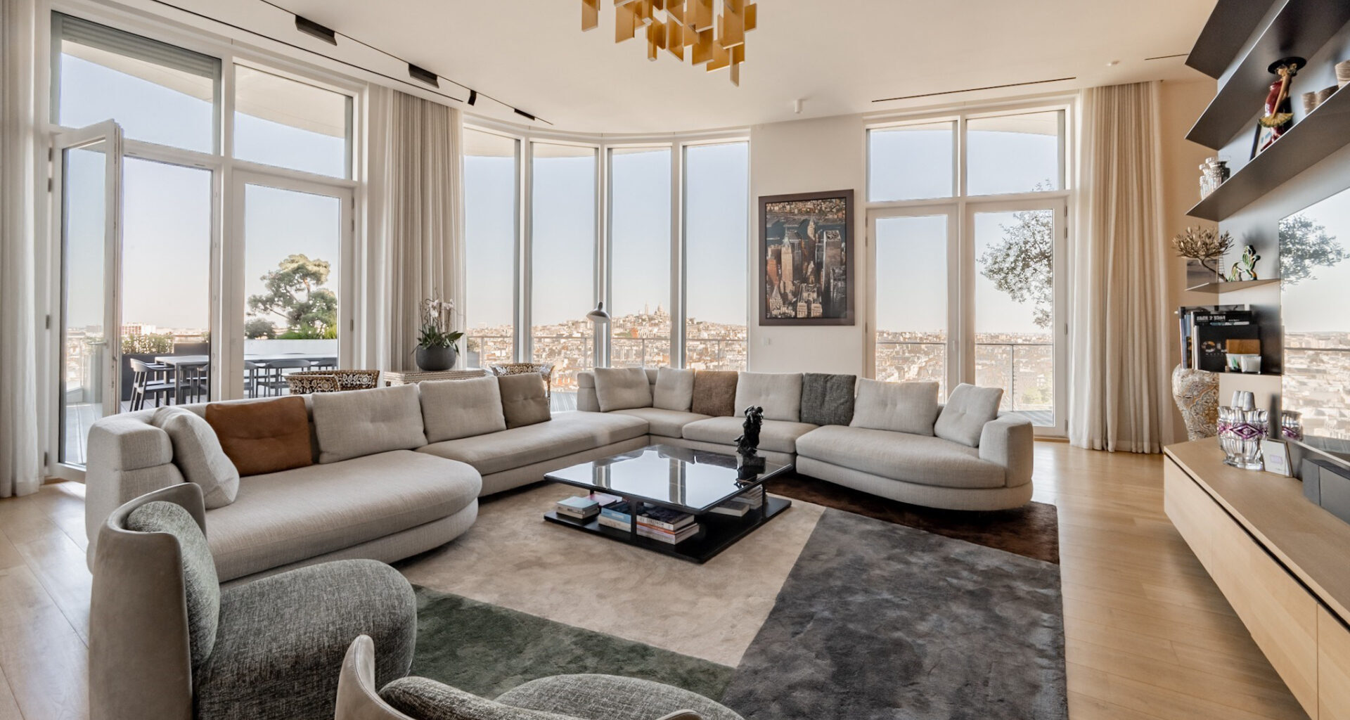 penthouse suspendu dans le ciel de paris 75017 prix confidentiel