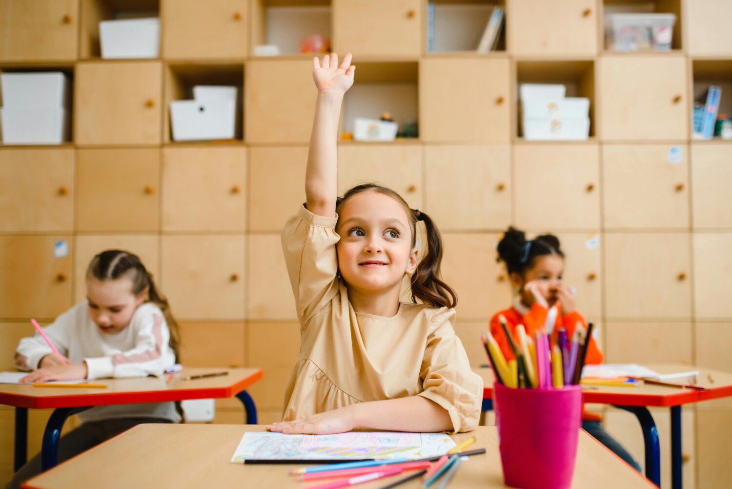 École : pourquoi tant d’élèves sans profs et tant de profs sans élèves ?