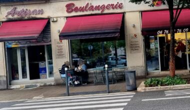 Grenoble. Un jeune boulanger gravement blessé de coups de couteau au thorax