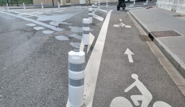 Nancy. Des balises pour la sécurité des deux-roues, porte Sainte-Catherine