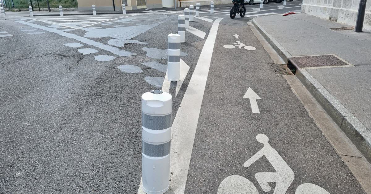 Nancy. Des balises pour la sécurité des deux-roues, porte Sainte-Catherine