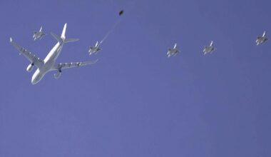 Alsace. Un avion ravitailleur A330 MRTT et cinq mirage 2000 en manœuvre dans le ciel alsacien