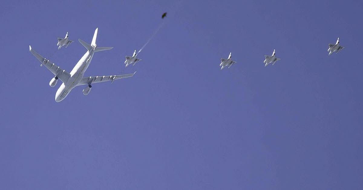 Alsace. Un avion ravitailleur A330 MRTT et cinq mirage 2000 en manœuvre dans le ciel alsacien