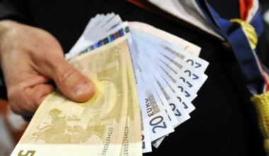 ces associations qui ont dit oui à l’argent et celles qui ont refusé