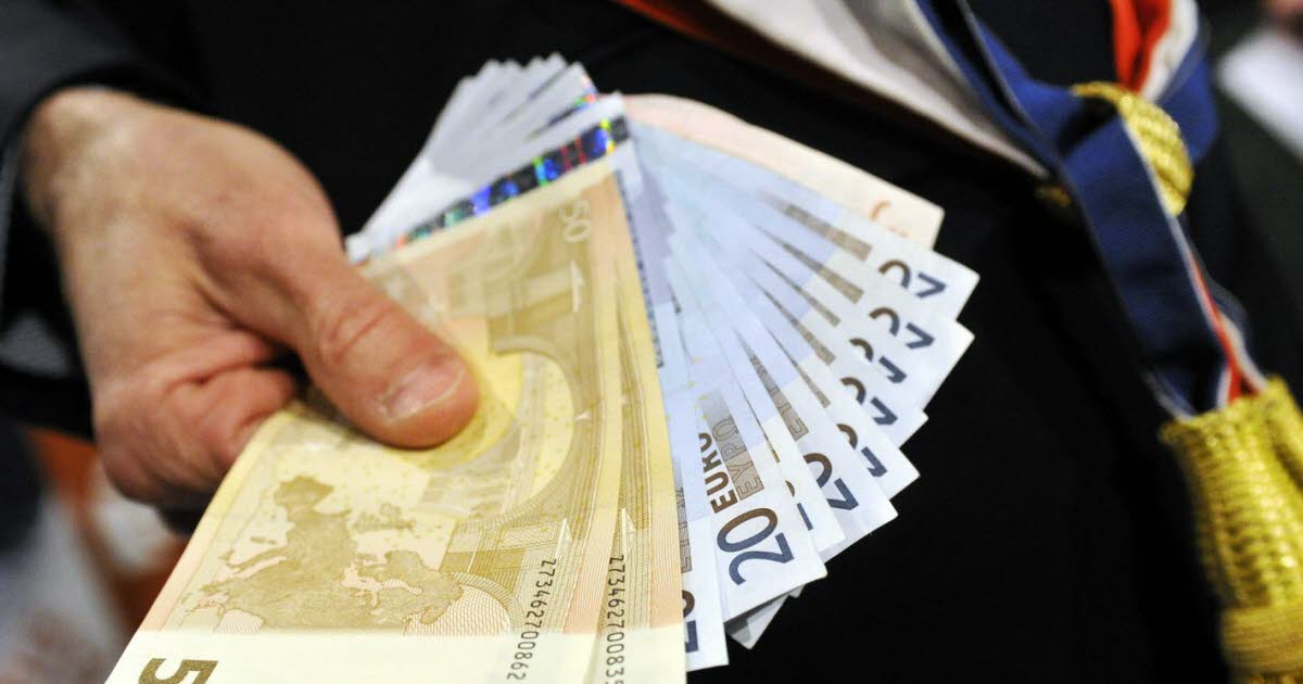 ces associations qui ont dit oui à l’argent et celles qui ont refusé