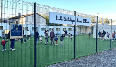 à cause d'une pollution, cette école a déménagé dans 700 m² de préfabriqués