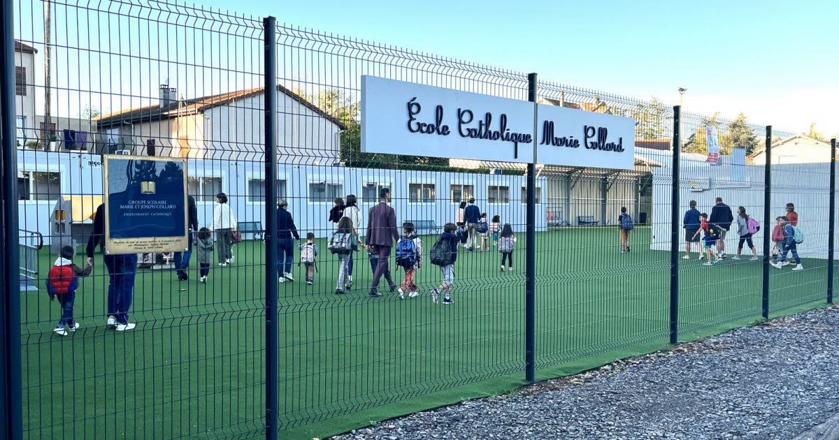 à cause d'une pollution, cette école a déménagé dans 700 m² de préfabriqués