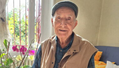 à 100 ans, il continue de bichonner son jardin