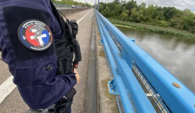 Nancy. Trois gendarmes empêchent un jeune désespéré de sauter du pont Millénaire